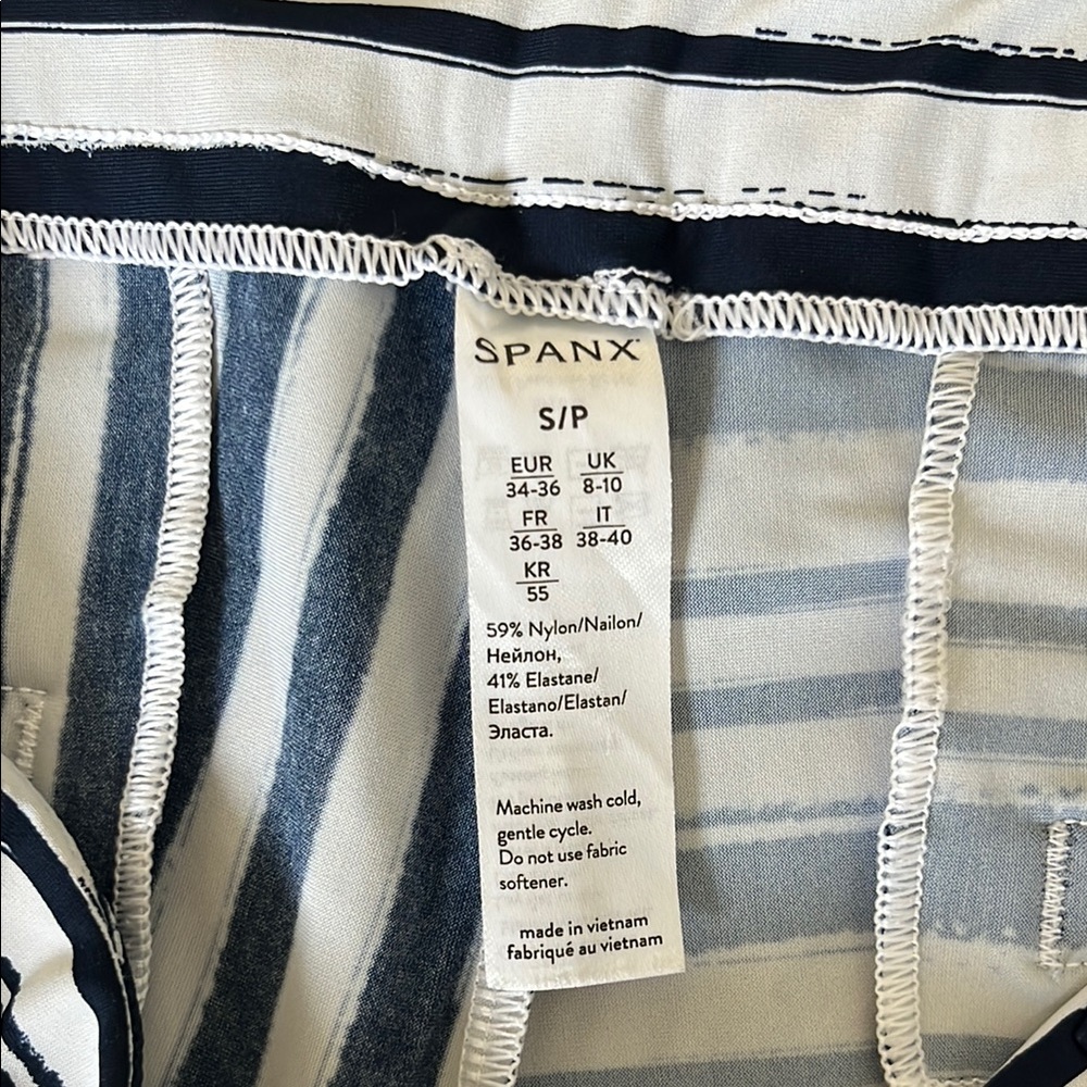 Spanx SunShine 5” Striped Navy and White Women's Shorts (S) - Picture 4 of 8